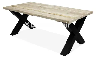 Produktbild von Tisch aus altem Gerüstholz, Stahl X-Form Gestell, unbehandelt, Höhe 77 cm, Plattendicke 5 cm, für Innen- & Außenbereich