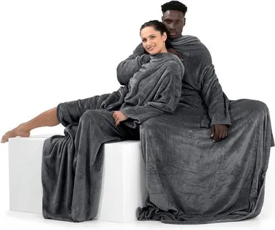 Produktbild von Unyqoos® TV-Decke aus Polyester-Mikrofaser-Fleece mit Ärmeln, Taschen & weichem Fußsack, 150 x 180 cm, waschbar 40°C