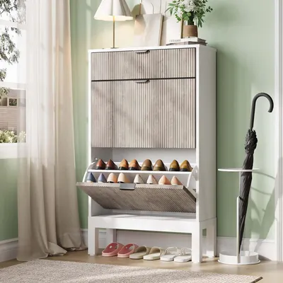 Immagine prodotto di Armadio per scarpe stretto - Mobiletto contenitore per scarpe con 3 ante - Capacità per 16 paia - Ripiani interni regolabili - Aspetto rattan - Piedini in metallo - Sistema di sicurezza anticaduta - Bianco