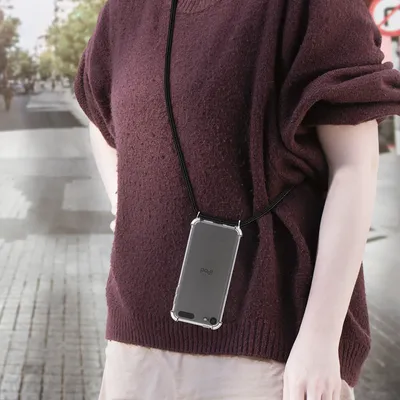 Produktbild von kwmobile Hülle kompatibel mit Apple iPod Touch 6G / 7G (6. und 7.Generation) - mit Kordel zum Umhängen - Silikon Schutzhülle Transparent Schwarz