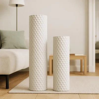 Produktbild von Leewadee Bodenvasen 2er Set aus Metall in weiß