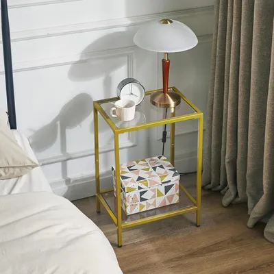 Produktbild von Industrieller Goldener Beistelltisch mit 2 Ebenen und Gehärtetem Glas - Multifunktionaler Couchtisch für Wohnzimmer, Schlafzimmer und Home Office