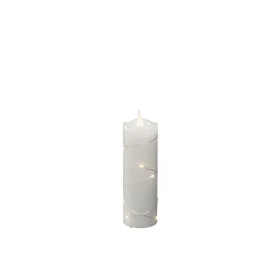 Produktbild von Konstsmide - LED Echtwachskerze weiß, mit 3D Flamme und silberfarbenem Draht umwickelt, 4h und 8h Timer, 1 warm weiße Diode / 8 LED Tropfen, batteriebetrieben, Innen, 0,27W, silberfarbenes Kabel, Batterie: 2 x AA 1,5V (exkl.)- 1825-190