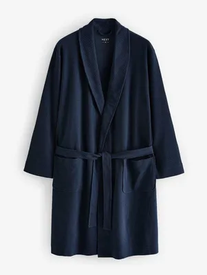 Imagen del producto de Bata de hombre Unyqoos® con textura de panal, mezcla de algodón ligero tipo jersey, color azul, con estampado de ciervo bordado, 2 bolsillos delanteros y cinturón ajustable en la cintura