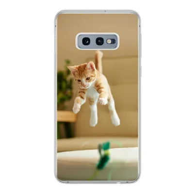 Produktbild von MuchoWow® Handyhülle Schutzhülle Hülle für Samsung Galaxy S10e Katze - Springen - Spielzeug Silikon Softcase Handy Hülle - Handy