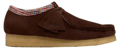 Produktbild von Clarks Wallabee Schuhe Serie 47 aus Wildleder mit Naturkreppsohle und Mokassin-Konstruktion