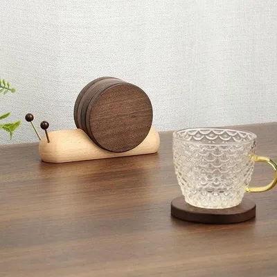 Produktbild von Holzuntersteller für Getränke - Untersteller - lustige und charmante Untersteller, neue Wohnaccessoires, Tischdekoration, Holz, Geschenkidee