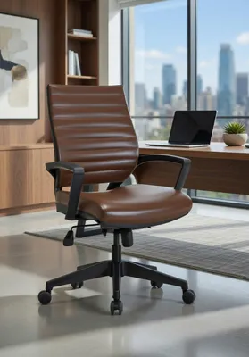 Produktbild von Bequemer Bürostuhl mit Kunstlederbezug und ergonomischer Rückenlehne