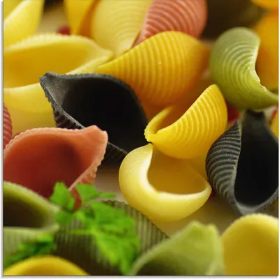 Produktbild von ARTland Glasbild Bunte Pasta Größe: 50x50 cm
