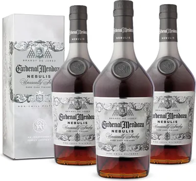 Produktbild von Cardenal Mendoza Nebulis Brandy de Jerez, Rare Cask Finished, (3x0,7l) 40% vol - Vielfach prämierter Premium Weinbrand in hochwertiger Geschenkbox, handwerkliches Erzeugnis mit begrenzter Produktion