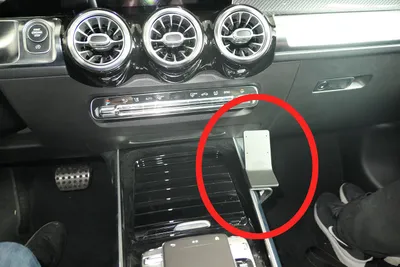 Produktbild von Brodit ProClip Fahrzeughalter 835608 - Konsolenbefestigung - Mercedes Benz EQB 22-24, Mercedes Benz GLB-Klasse 20-24, Mercedes Benz GLB-Klasse 20-23 und weitere