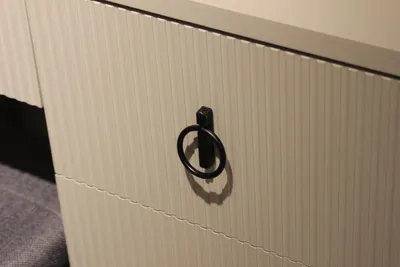 Obrázok produktu pre Praktický moderný a toaletný stolík do spálne so zrkadlom a stoličkou