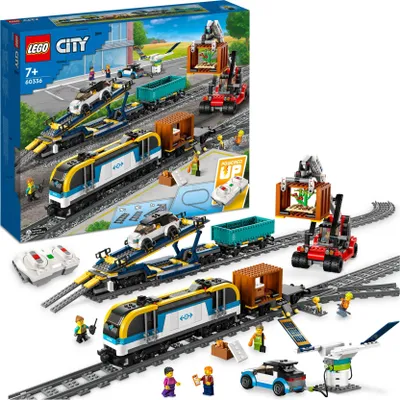 Produktbild von LEGO City Güterzug, Spielzeug-Eisenbahn mit Ton, ferngesteuerter Zug, Autotransporter, 33 Schienen-Elemente und 2 Autos, Set ab 7 Jahre 60336