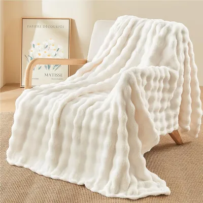 Productafbeelding van Elzusha - Zachte Pluche Deken 200 x 230 cm in Beige