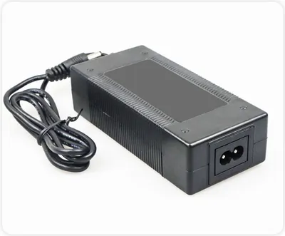 Immagine prodotto di Adattatore per scooter elettrico da 8 pollici 42 V 1,5 A Caricabatterie portatile con alimentatore a ricarica rapida per KUGOO