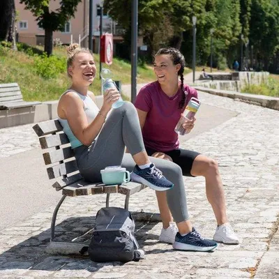 Image de Bouteille de sport 500 ml, bleue, sans BPA, avec une poignée pratique et un bouchon à clic, bouteille de vélo