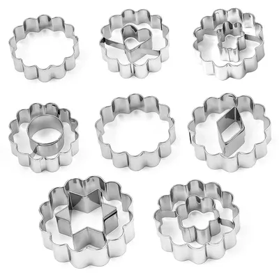 Productafbeelding van Set van 8 uitsteekvormen - roestvrij staal - voor koekjes en fondant - 6 cm