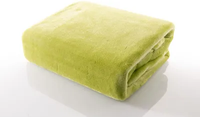 Produktbild von GÖZZE Premium Memphis Wohndecke daunenweiche federleichte Mikrofaser-Kuscheldecke mit samtigem Hautgefühl Grün 150 x 200 cm