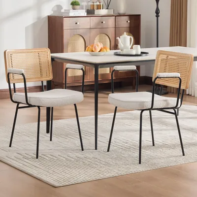 Productafbeelding van Set van twee eetkamerstoelen met armleuningen, met een chenille zitting en rugleuning in een rotanlook, kleur ivoor