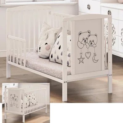 Image de Lit bébé Timmi 2 en 1 avec motif ourson en bois de hêtre incl. kit de transformation & matelas mousse 60x120