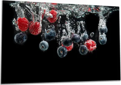 Produktbild von Wallario Herdabdeckplatte aus Glas, Größe 90 x 52 cm 1-teilig, Motiv Waldfrüchte im Wasser
