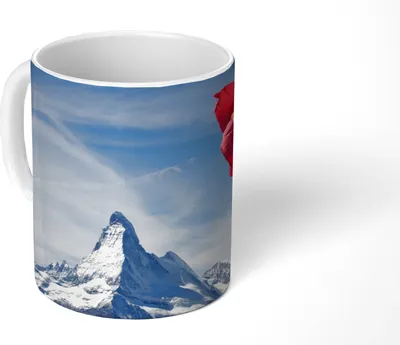 Produktbild von MuchoWow® Tasse Kaffeetasse Kaffeebecher 350 ml Schweizer Flagge am Matterhorn in der Schweiz Teetasse - Fototasse - Becher - Keramikbecher - Teebecher - Kaffeetasse - Bürotasse
