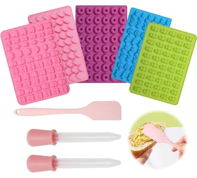 Obrázok produktu pre Sada 5 silikónových foriem s škrabkou a 2 odmerkami na čokoládu, sušienky, želé a ľadové kocky