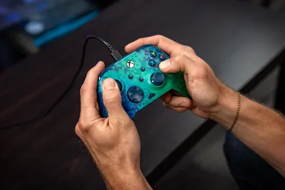 Produktbild von Turtle Beach Rematch Advanced Glitch Green Wired Gaming Controller - Lizenziert für Xbox Series X, S, Xbox One und Windows PC, mit zuweisbaren Tasten und Rumble-Feature-Motoren, Gamepad, PC, Xbox One, Xbox One S, Xbox One X, Xbox Series S, Xbox Series X, Analog, Kabelgebunden, USB, USB Typ-C