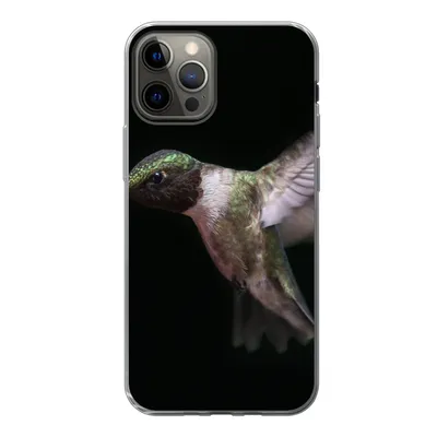 Produktbild von MuchoWow® Handyhülle Schutzhülle Hülle für iPhone 13 Pro Rubinkehl-Kolibri auf schwarzem Hintergrund Silikon Softcase Handy Hülle