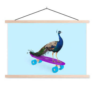Produktbild von MuchoWow® Textilposter Pfau - Blau - Skateboard - Tiere - Lustig 60x40 cm mit holzfarbenen Rahmen - Bilder