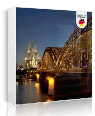 Produktbild von banjado Schlüsselkasten aus Metall, 30x30cm groß mit 32 Haken, als Magnettafel nutzbar, Korpus weiß, Anschlag links, Köln [SKGW2 10135]