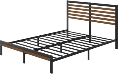 Metallbett mit Holzakzenten – langlebig mit stützenden Latten für optimalen Halt.