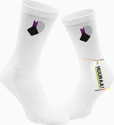 Produktbild von Huuraa Uni Socken Demiuell Pride Flagge LGBTQ Herz 42/46 White Baumwolle Tennissocken Geschenkidee