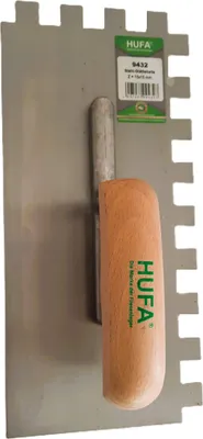 Produktbild von Hufa Glättekelle Stahl Holzgriff 280mm x 130mm 15x15mm gezahnt