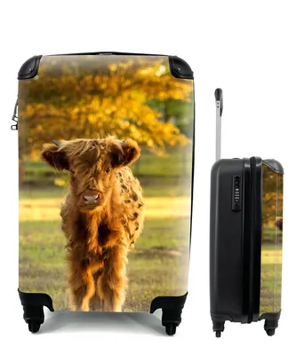 Produktbild von MuchoWow® Koffer Handgepäck Trolley Rollkoffer Kleine Reisekoffer mit 4 Rollen - Schottischer Highlander - Kalb - Herbst - Cabin Size < 55x40x23 cm & 55x40x20 cm - Fotokoffer - Kabinenkoffer - Boardgepäck - Reise-Box - Reisekoffer - Reisegepäck - Koffer mit Bild - Trolley für Kinder