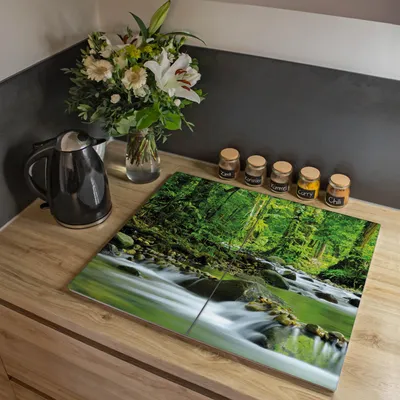Zdjęcie produktu dla Dwuczęściowa osłona kuchenki Banjado, każda o wymiarach 30 x 52 cm, z gumowymi podkładkami dystansowymi, szkło bezpieczne ESG z motywem szumiącego potoku [HAP2 10114]