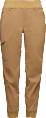 Beige Jogginghose für Damen von Black Diamond; geeignet für Klettern und Bouldern; mit elastischem Bund und Taschen.