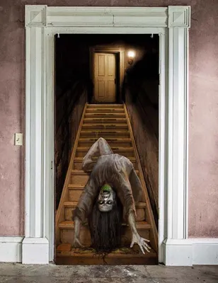 Imagen del producto de Póster para puerta de Halloween con temática de zombis. Decoración espeluznante, efecto de terror, ambiente siniestro. Adorno para puerta con diseño realista y detalles escalofriantes. Color: Multicolor