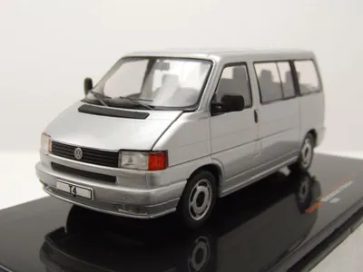 Produktbild von VW T4 Multivan Bus 1990 silber Modellauto 1:43 ixo models