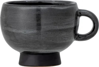 Produktbild von Tasse 'Emilo' in grau aus Steingut mit Henkel von Bloomingville