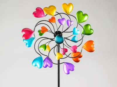 Produktbild von Buntes Windrad Herzen für den Garten aus Metall Windspiel Windmühle 126 cm