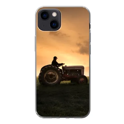 Produktbild von MuchoWow® Handyhülle Schutzhülle Hülle für iPhone 13 Traktor - Landwirt - Nebel Silikon Softcase Handy Hülle - Karteninhaber