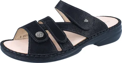 Productafbeelding van Finn Comfort Ventura-S slippers: Comfortabele en stijlvolle slippers voor dagelijks gebruik. Verstelbare klittenbandsluitingen voor een perfecte pasvorm. Uitneembaar voetbed voor optimale ondersteuning van de voet