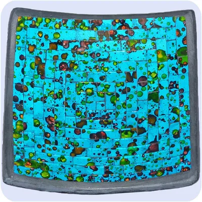 Productafbeelding van Mozaïekschotel, aardewerkschaal, glazen schaal, decoratieve schaal. Mozaïek, kunsthandwerk, glazen steentjes, decoratie, vierkant, kleurrijk, middelgroot, blauw