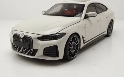 Produktbild von Minichamps 110023011 BMW i4 M50 2022 weiß metallic 1:18
