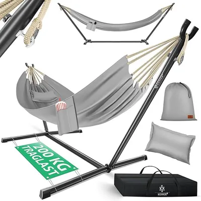 Produktbild von Hängematte Lake mit Gestell, Doppel für 2 Personen, 200kg Belastbarkeit, Indoor & Outdoor, XXL Hängesessel, Garten, Pool, Balkon, Terrasse, Inkl. Kissen, Beutel & Tasche, Grau
