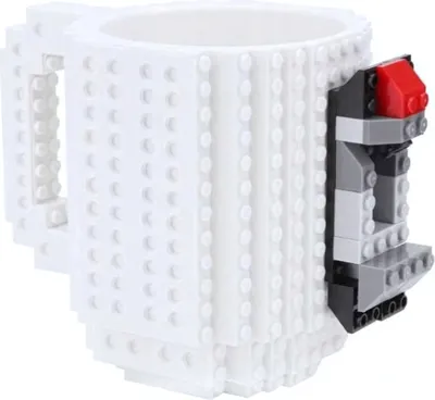 Produktbild von Weißer LEGO Becher 350 ml – Must-Have für jeden Klotzliebhaber.