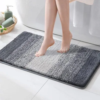 Zdjęcie produktu dla Ibenzoa® Miękka, antypoślizgowa mata do łazienki z mikrofibry – chłonna, 50 x 80 cm, szara w paski, z antypoślizgowym spodem TPR, w zestawie siatka antypoślizgowa, do łazienki i przedpokoju