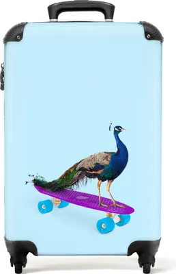 Obrázek produktu pro NoBoringSuitcases.com® Kufr Příruční zavazadlo Trolley Rolling suitcase Malý kufr na 4 kolečkách - Peacock - Blue - Skateboard - Animals - Funny - Cabin Size < 55x40x23 cm & 55x40x20 cm - Foto kufr - Cabin suitcase - Board luggagePříruční zavazadlo Kufr 55x35x20 cm, 36L,