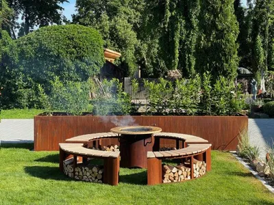 Produktbild von Badeko Grill-/Feuerstelle „Freiburg“ in Edelrostoptik
